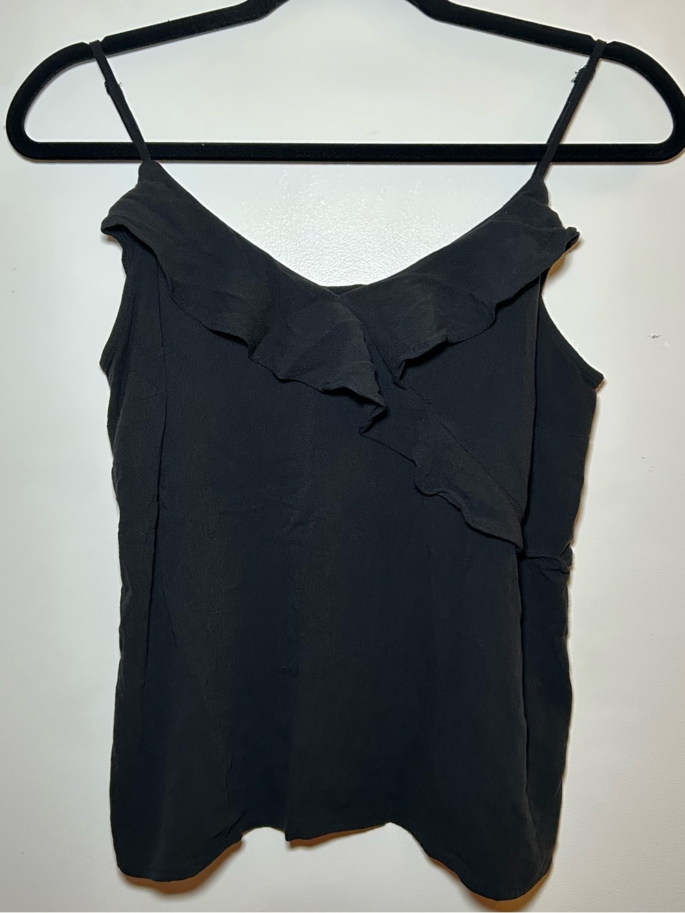 Old Navy Women’s Ruffle Front Tank Top Medium Black